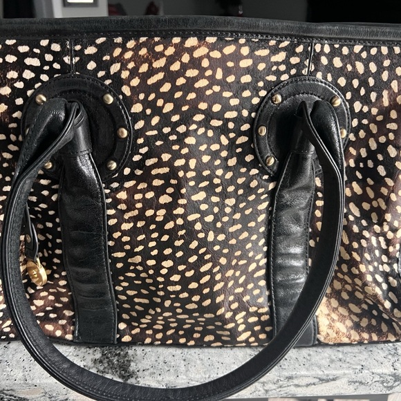 Isabella Fiore Handbags - Stylish Black and Beige Tote Bag